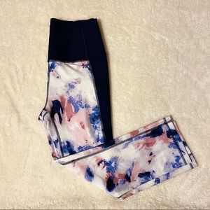 GapFit HighRise Crop Fit Leggings in Sculpt Compression